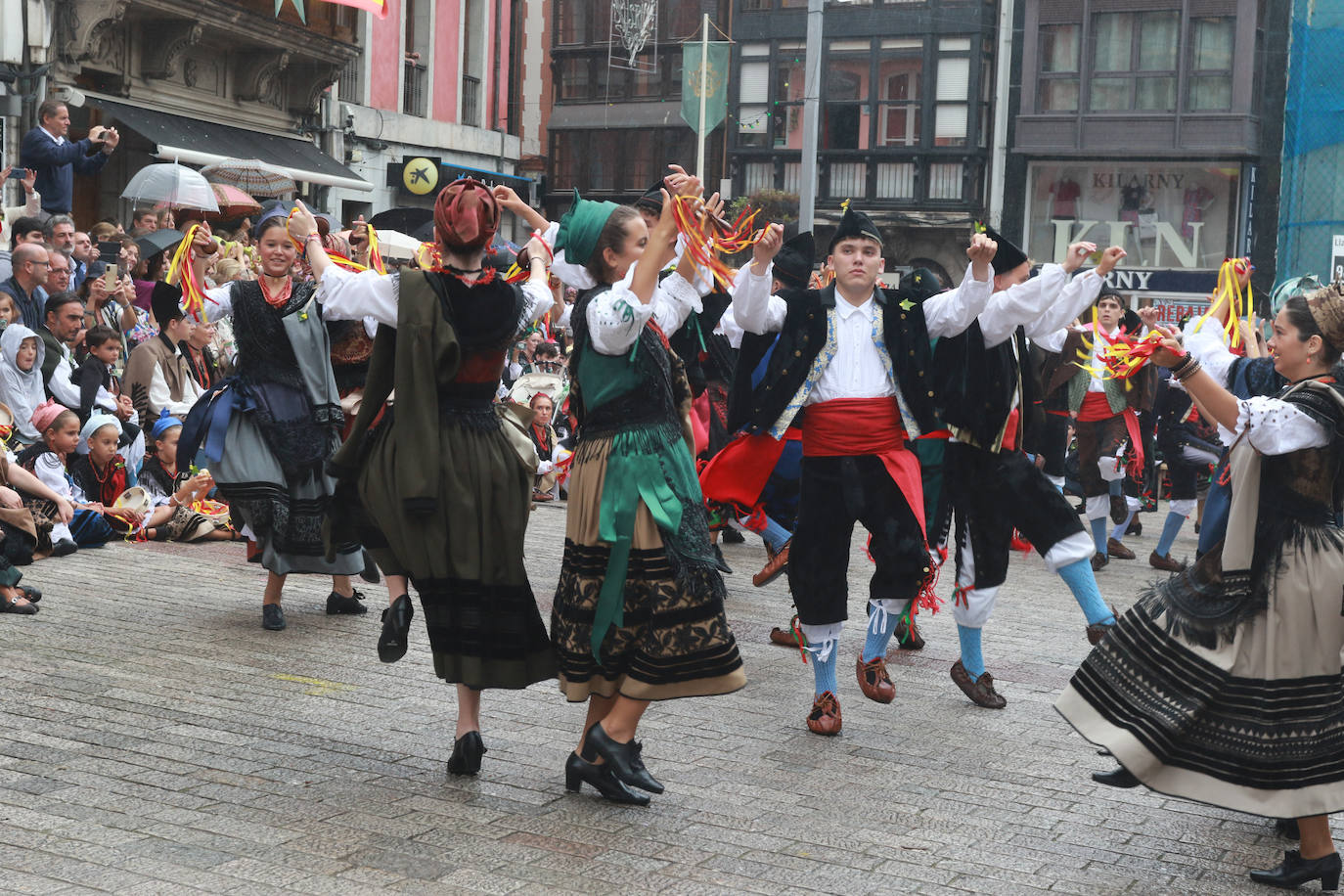 Emoción en Llanes por San Roque