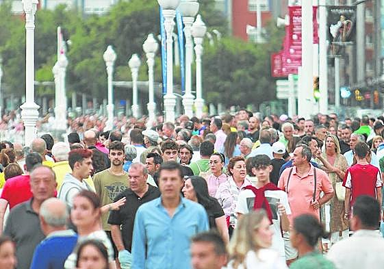 El Muro, lleno de viandantes, el pasado fin de semana.