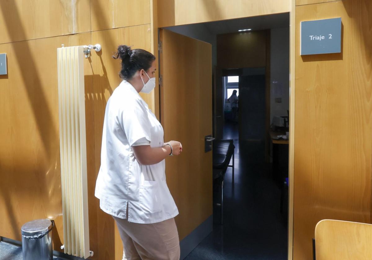 Los centros de salud, «saturados» y sin médicos suficientes para atender urgencias