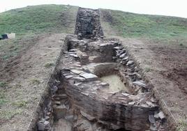 Trabajos llevados a cabo en el yacimiento de Cabo Blanco, en el concejo de El Franco, uno de los castros costeros más importantes de Asturias.