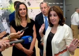 Rita Camblor y Adriana Lastra, en su visita a la Feria de Muestras.