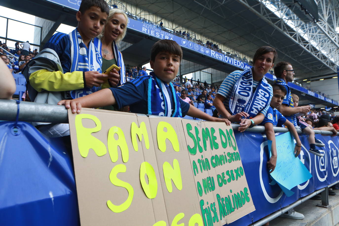 ¿Estuviste en el Real Oviedo - Racing de Ferrol? ¡Búscate en las fotos!