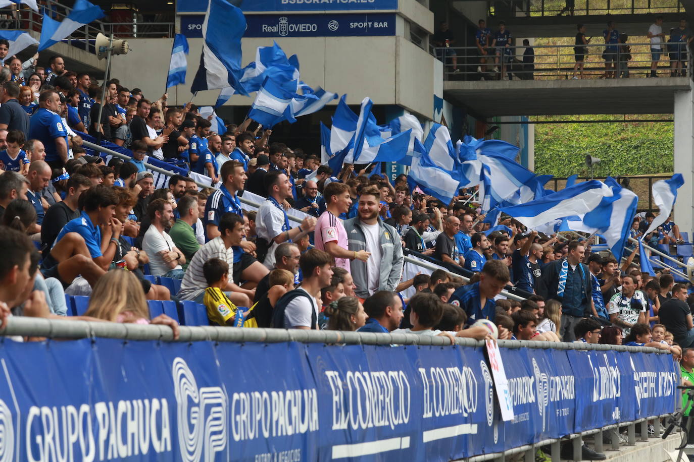 ¿Estuviste en el Real Oviedo - Racing de Ferrol? ¡Búscate en las fotos!