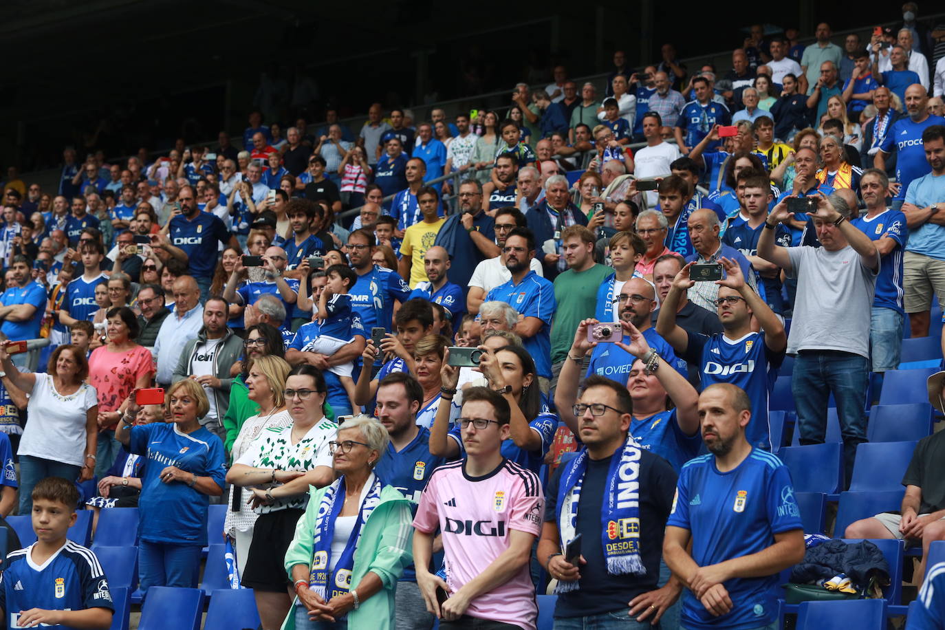 ¿Estuviste en el Real Oviedo - Racing de Ferrol? ¡Búscate en las fotos!