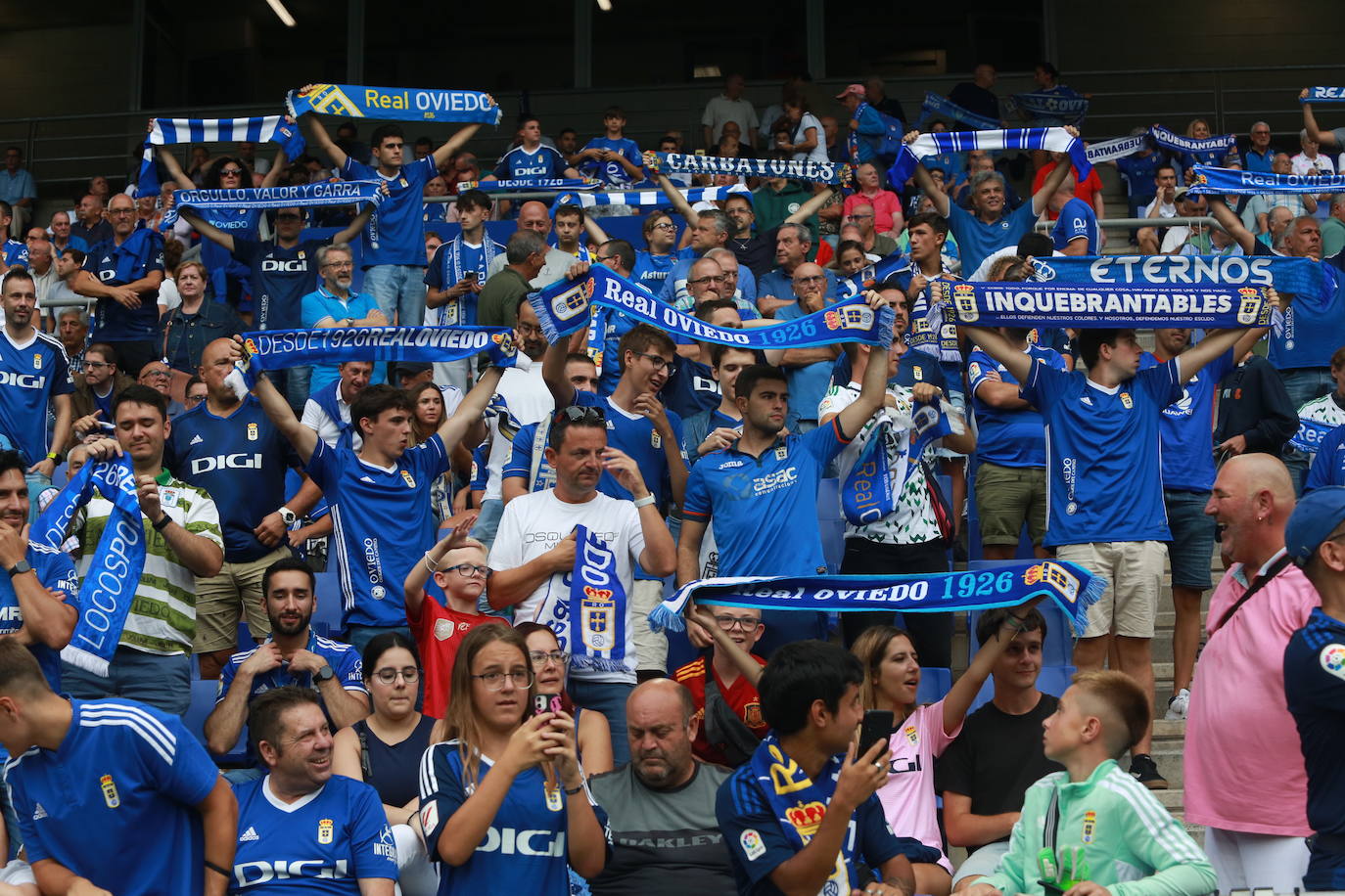 ¿Estuviste en el Real Oviedo - Racing de Ferrol? ¡Búscate en las fotos!