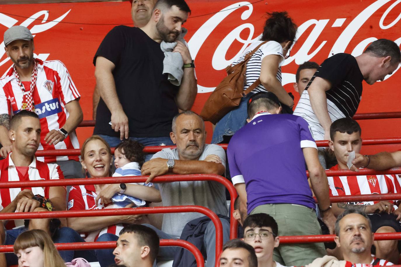 ¿Estuviste en el Sporting - Mirandés? ¡Búscate en las fotos!