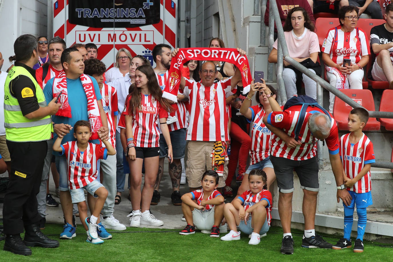 ¿Estuviste en el Sporting - Mirandés? ¡Búscate en las fotos!