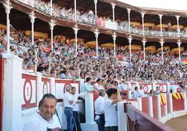 Público en los tendidos en la corrida de la feria de Begoña en la plaza de toros de El Bibio el pasado 18 de agosto.