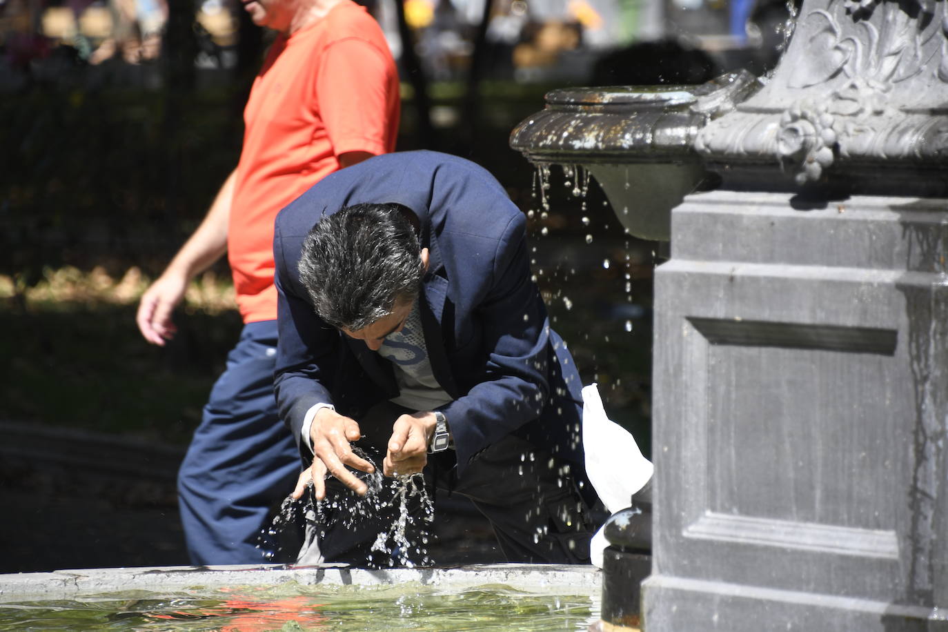 Asturias busca agua y sombra para refrescarse