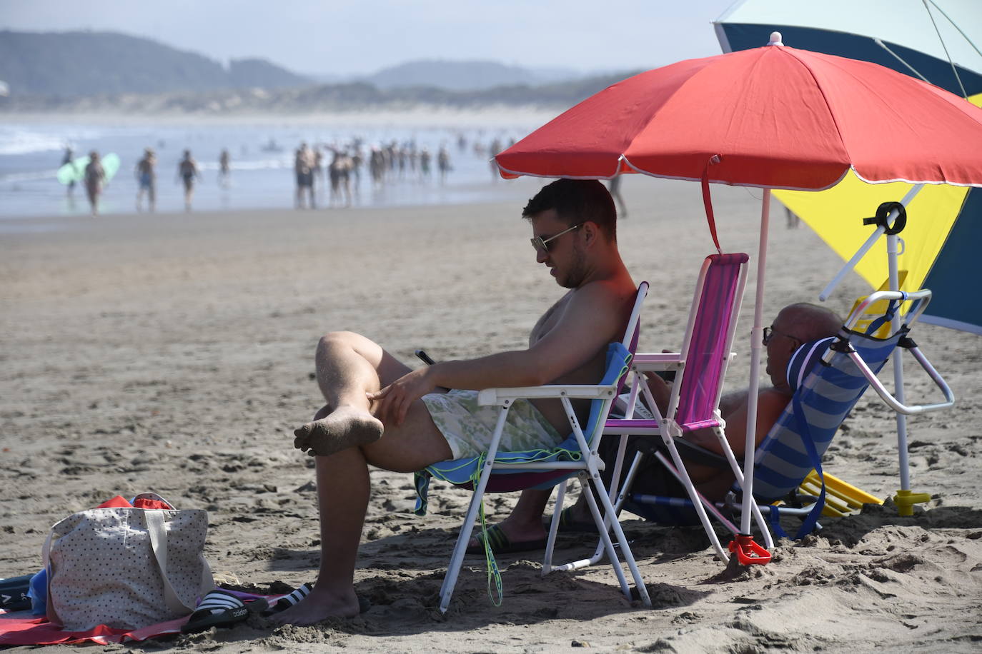 Asturias busca agua y sombra para refrescarse