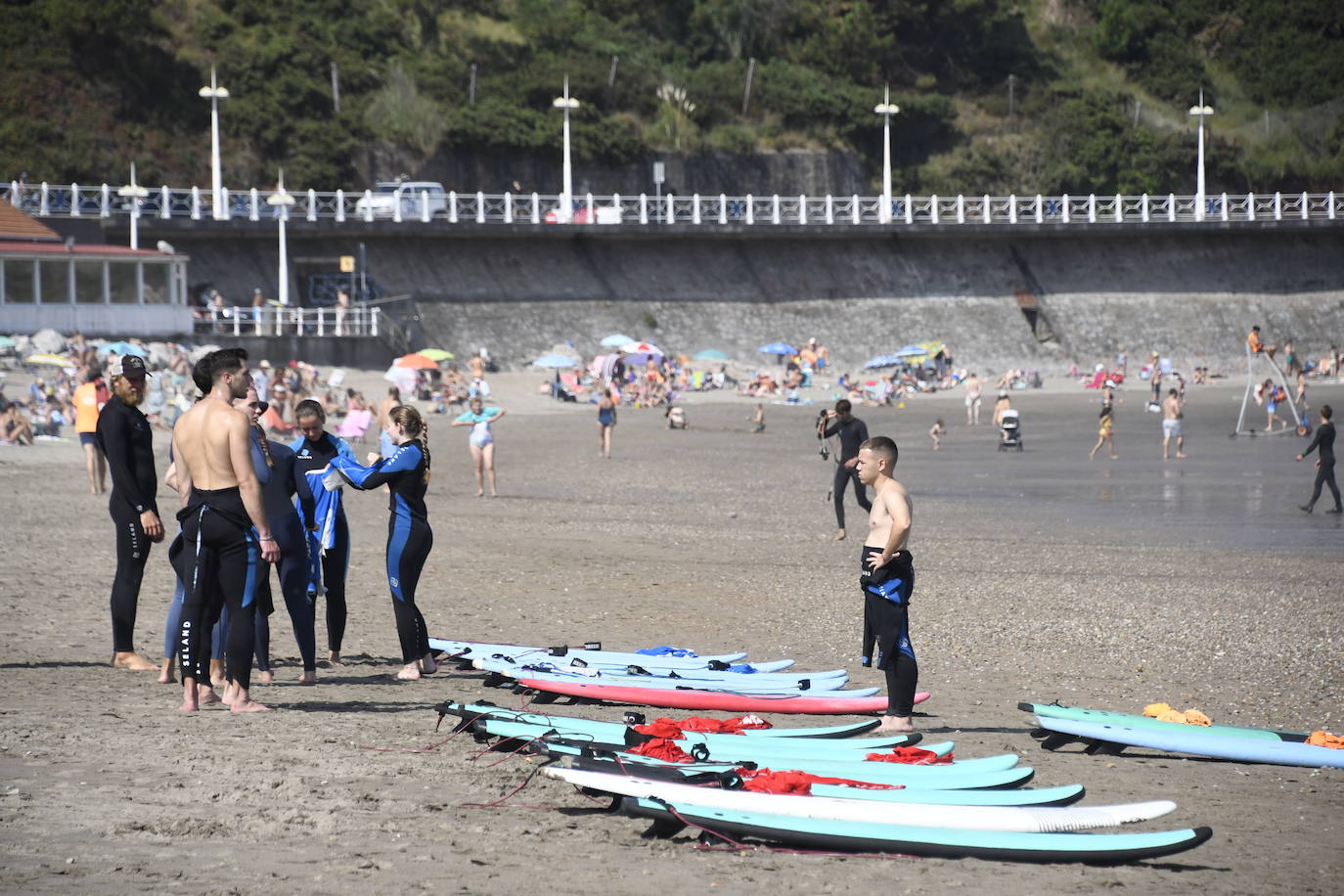 Asturias busca agua y sombra para refrescarse