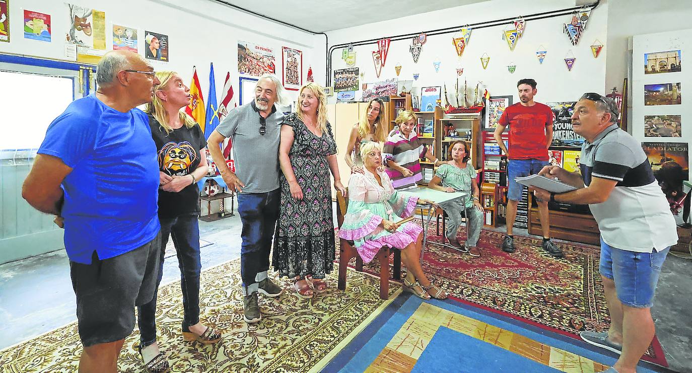 La Asturiana de Comedies vuelve con 'La familia'