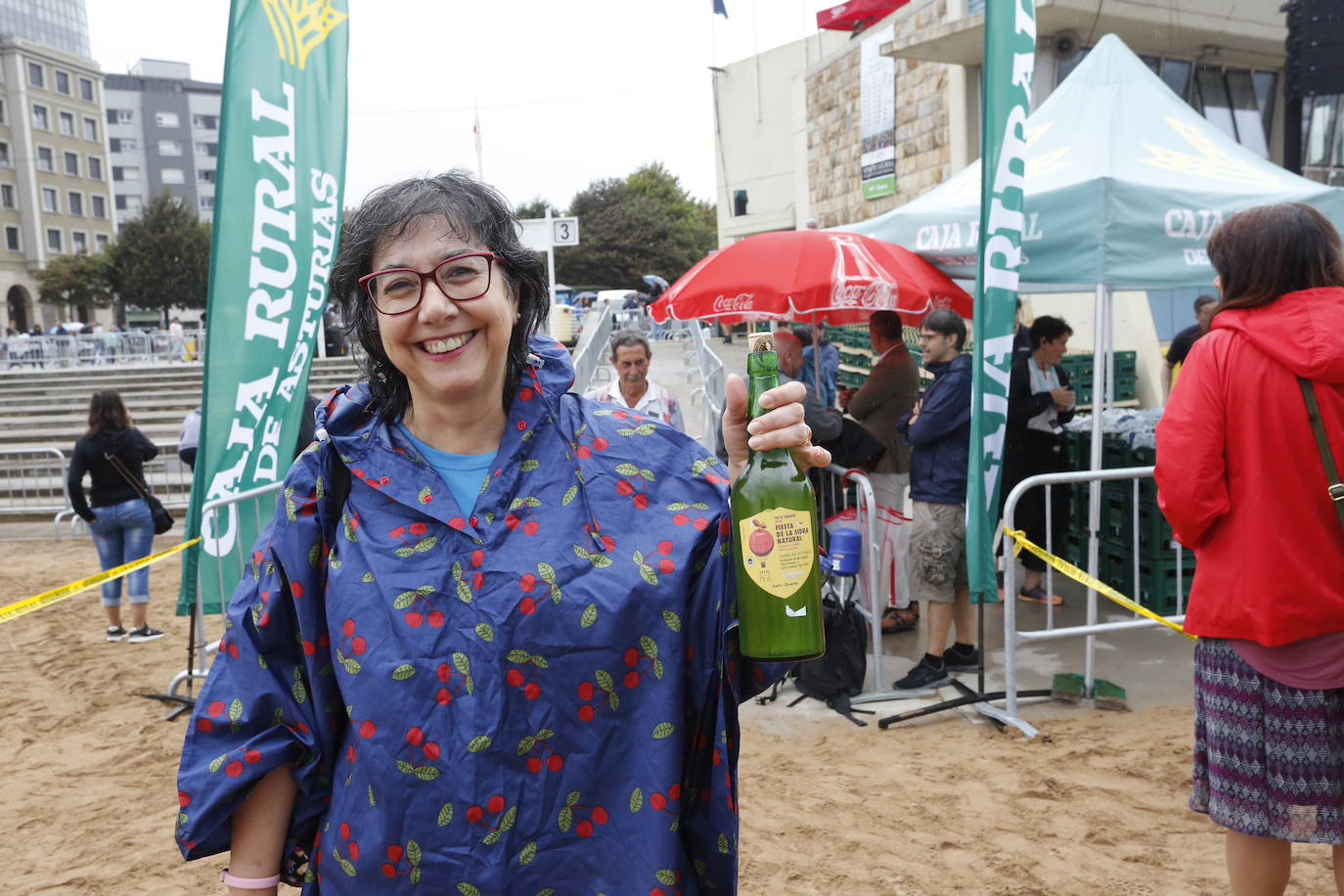 ¿Estuviste en el récord mundial de escanciado de Gijón? ¡Búscate! (2)