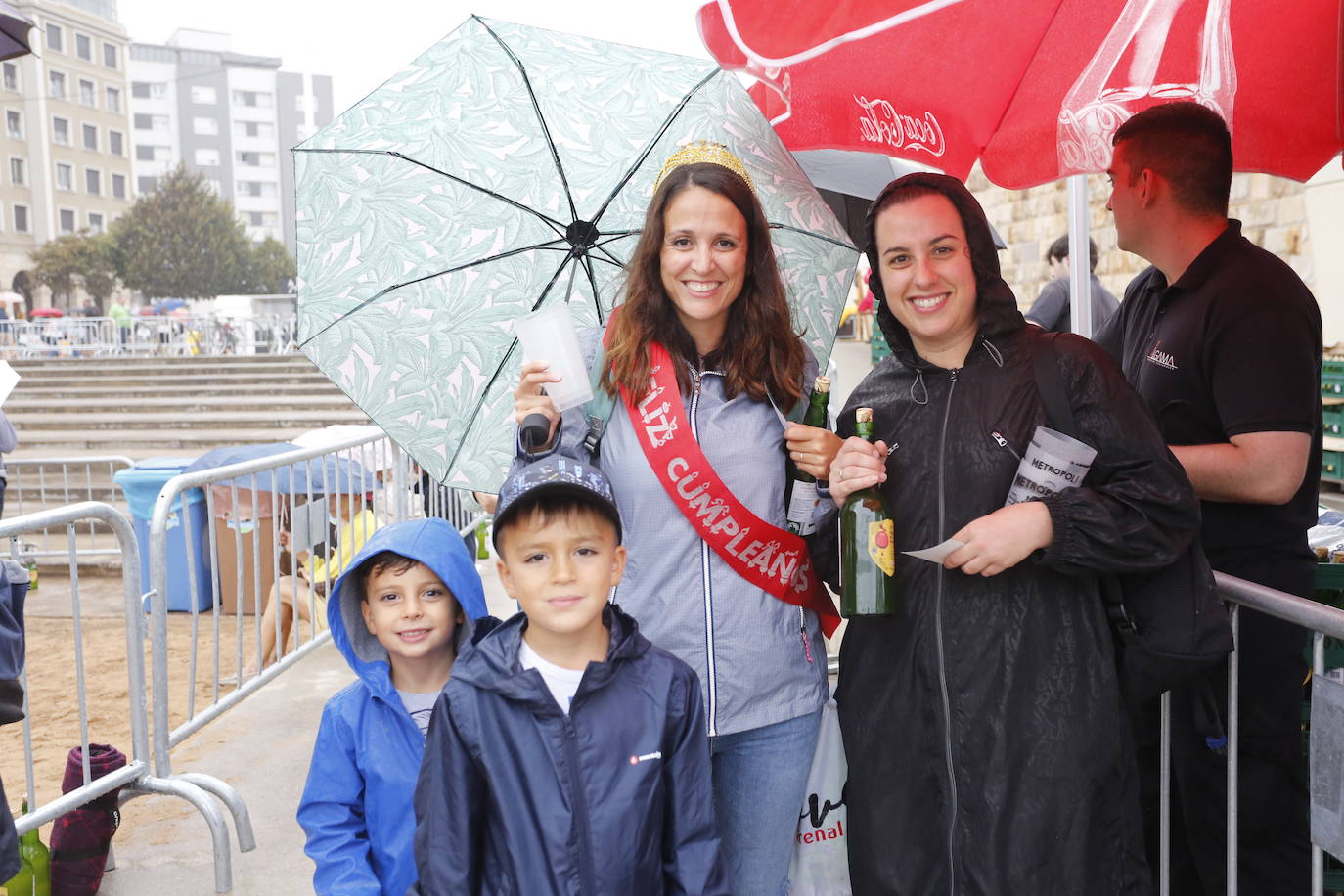 ¿Estuviste en el récord mundial de escanciado de Gijón? ¡Búscate! (2)