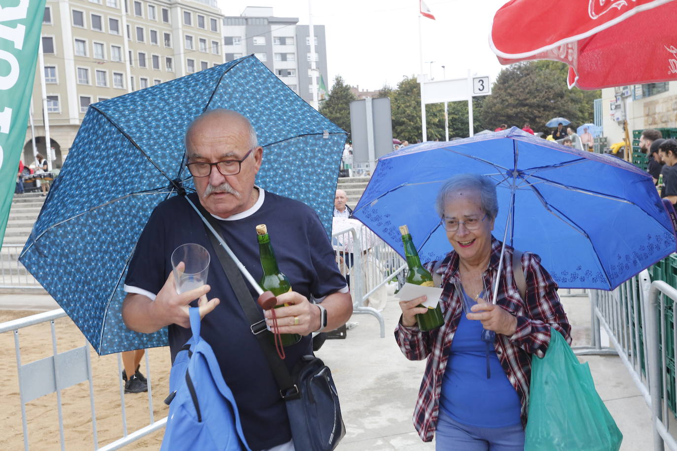 ¿Estuviste en el récord mundial de escanciado de Gijón? ¡Búscate! (1)