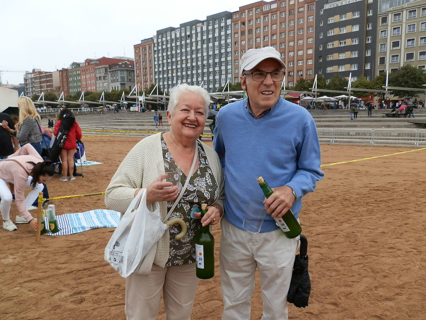 ¿Estuviste en el récord mundial de escanciado de Gijón? ¡Búscate!