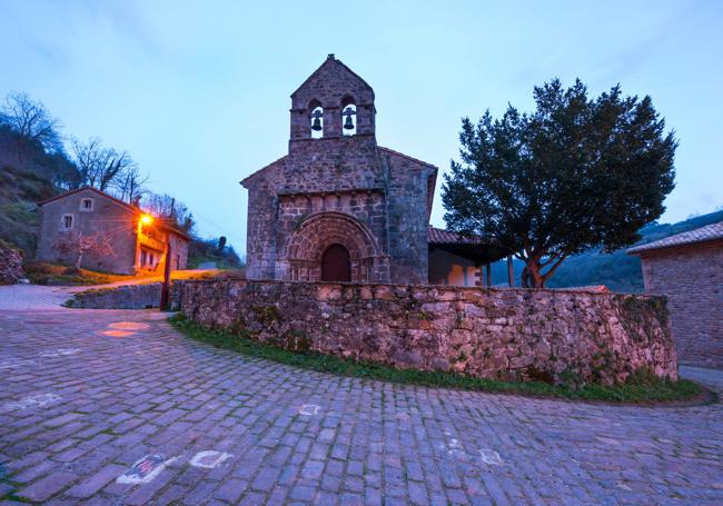 La iglesia románica de Santa Juliana (siglo XII-XIII), en Lafuente.