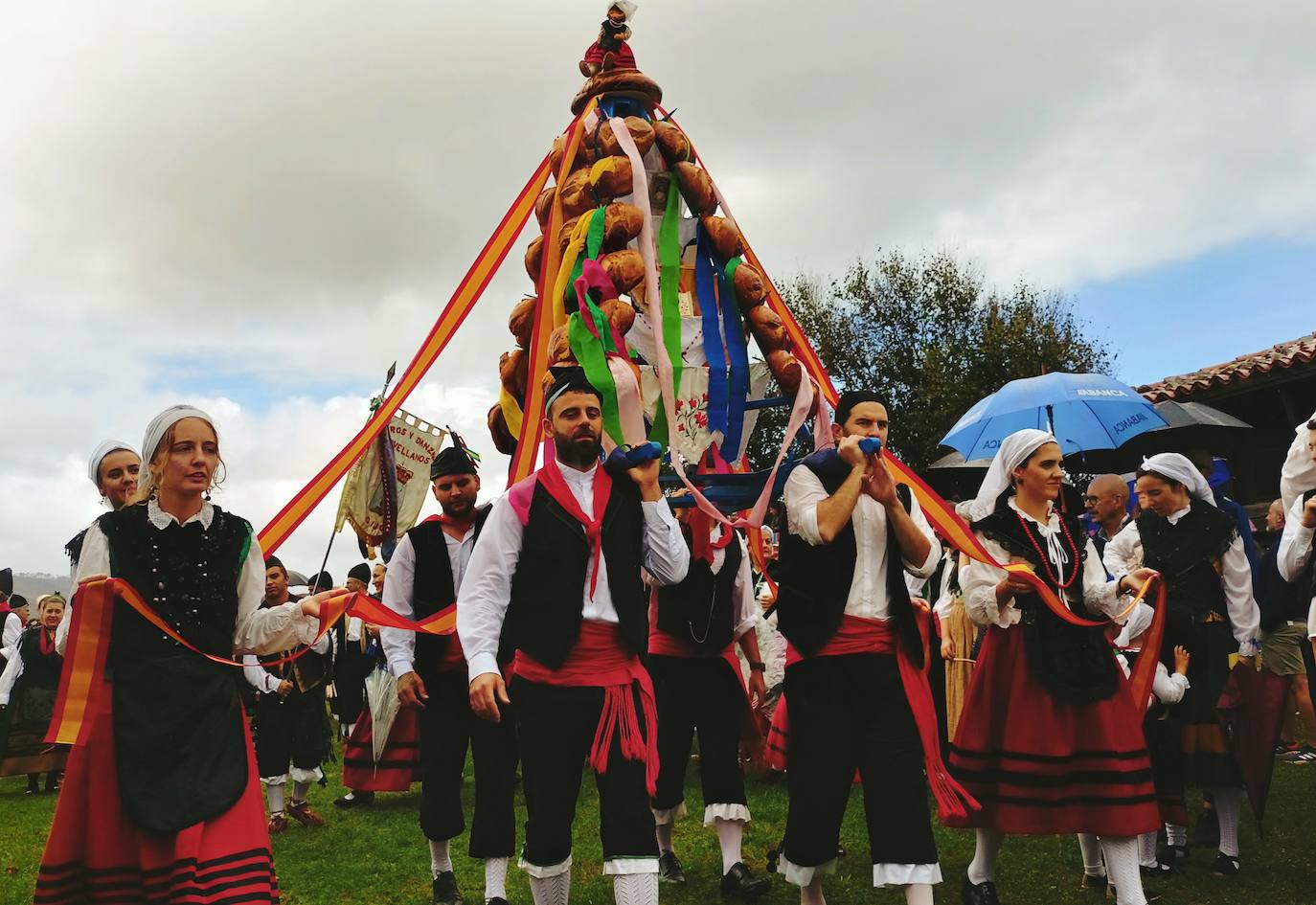 Romería por todo lo alto en Cadavedo con La Regalina