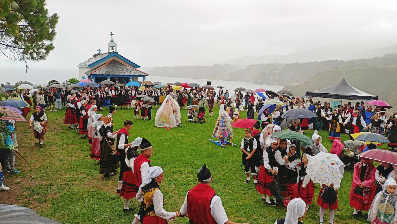 Romería por todo lo alto en Cadavedo con La Regalina