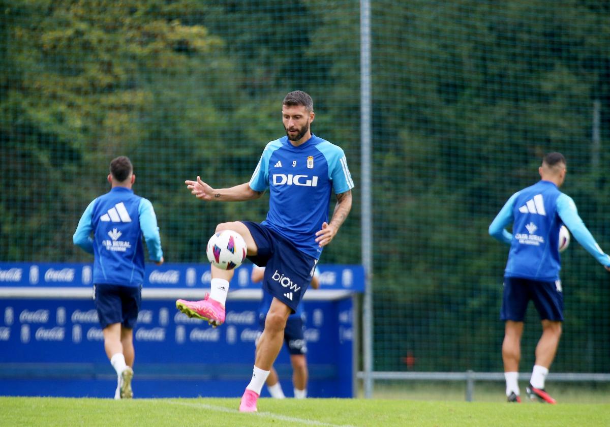 Borja Bastón, durante un entrenamiento en El Requexón.