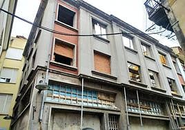 Herido un obrero al caer cuando trabajaba en Grado