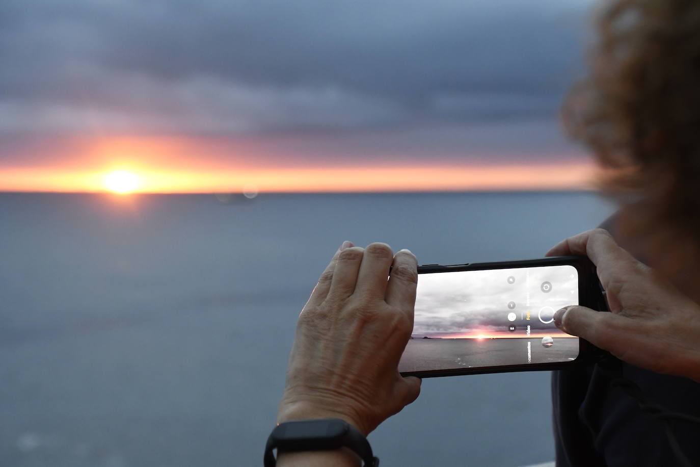 La luz del faro de San Juan se hace fiesta