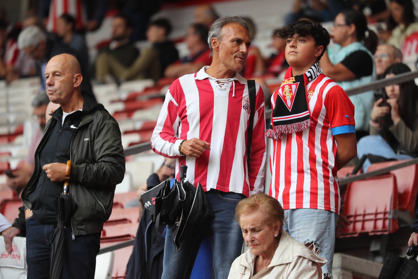 ¿Estuviste en el Sporting - Burgos? ¡Búscate en las gradas de El Molinón!