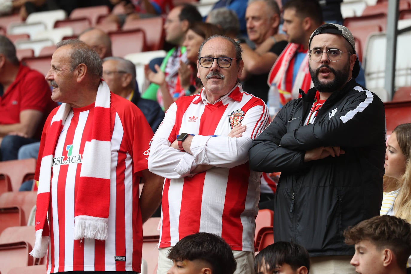 ¿Estuviste en el Sporting - Burgos? ¡Búscate en las gradas de El Molinón!