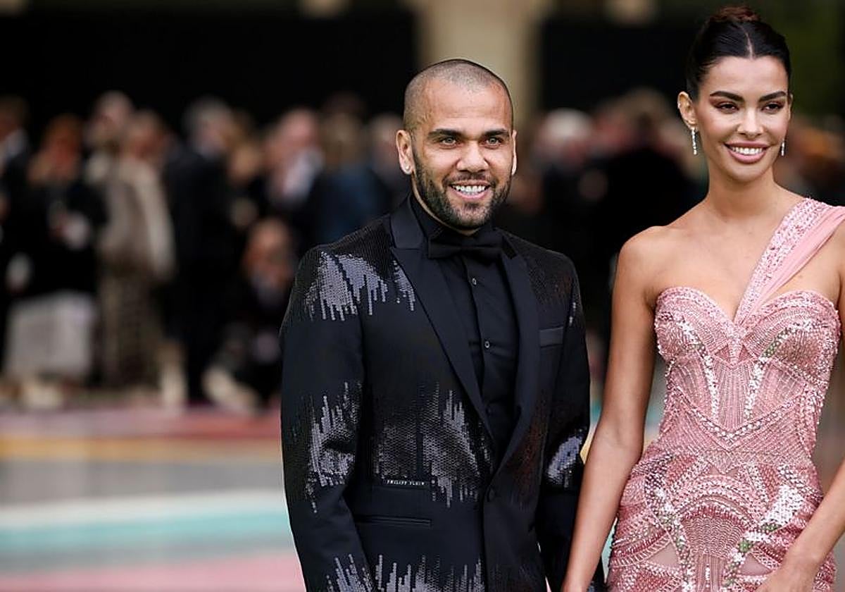 Dani Alves y Joana Sanz