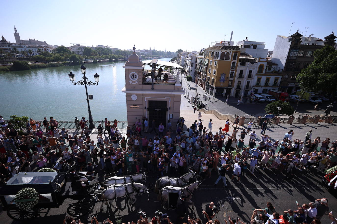 Multitudinario adiós a María Jiménez, una «artista inmortal»