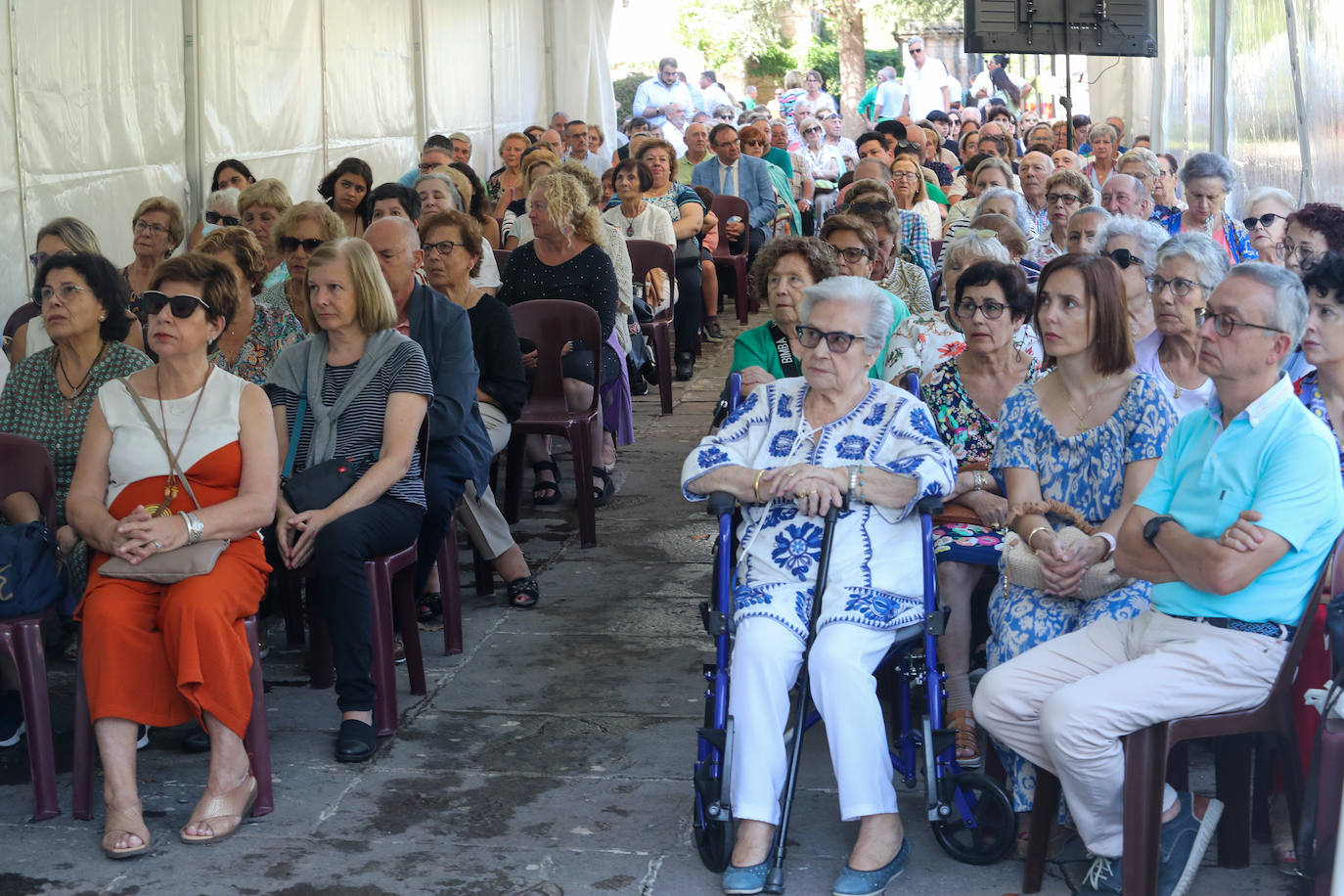 Reivindicación y tradición en la misa por la Santina