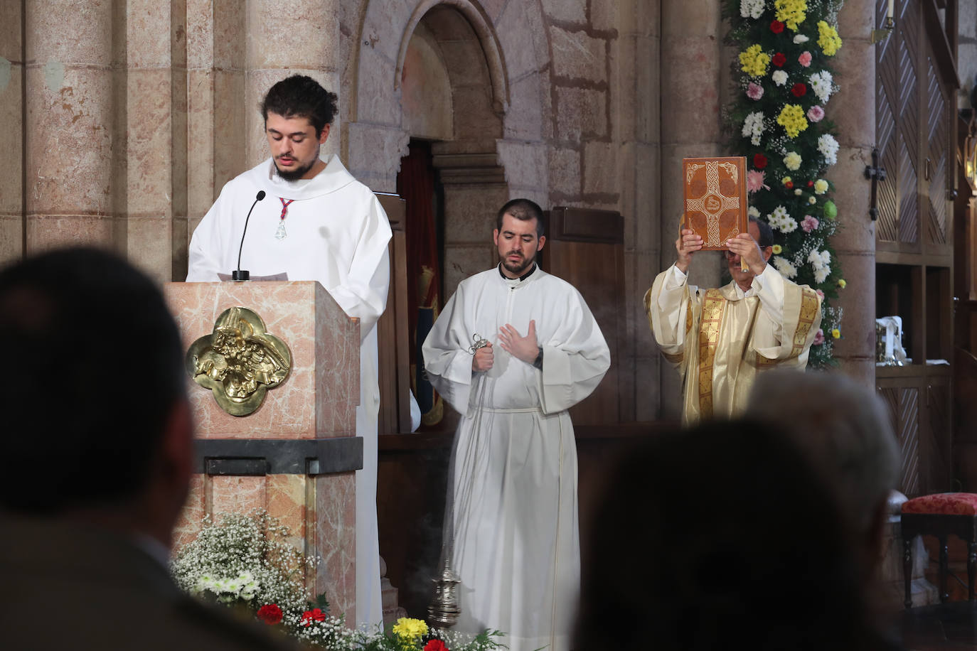 Reivindicación y tradición en la misa por la Santina