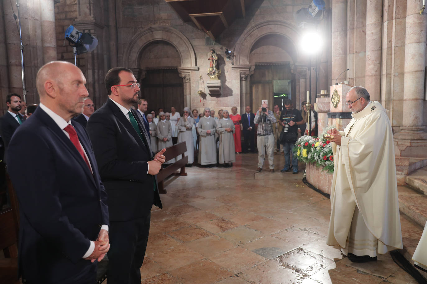 Reivindicación y tradición en la misa por la Santina