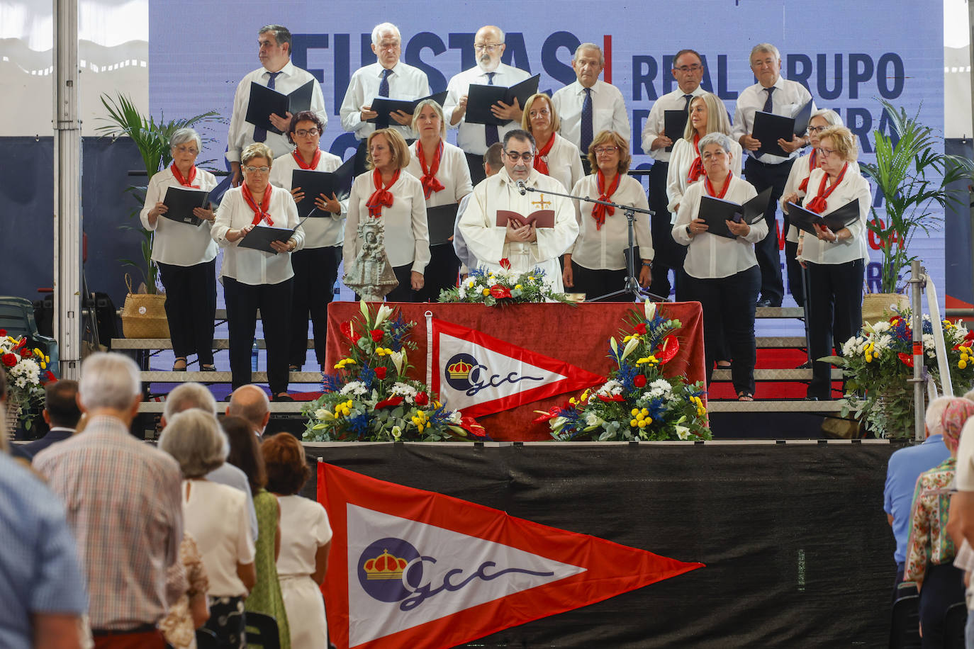 Fiesta y homenajes en el Grupo Covadonga