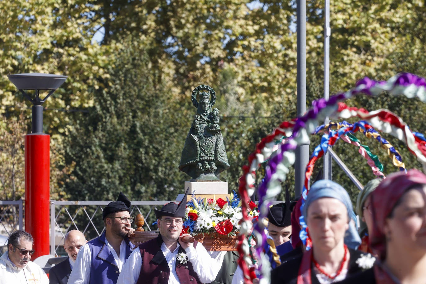 Fiesta y homenajes en el Grupo Covadonga