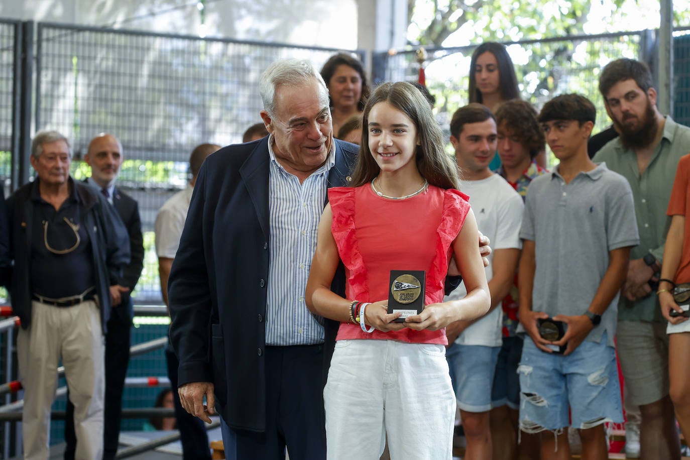 Fiesta y homenajes en el Grupo Covadonga