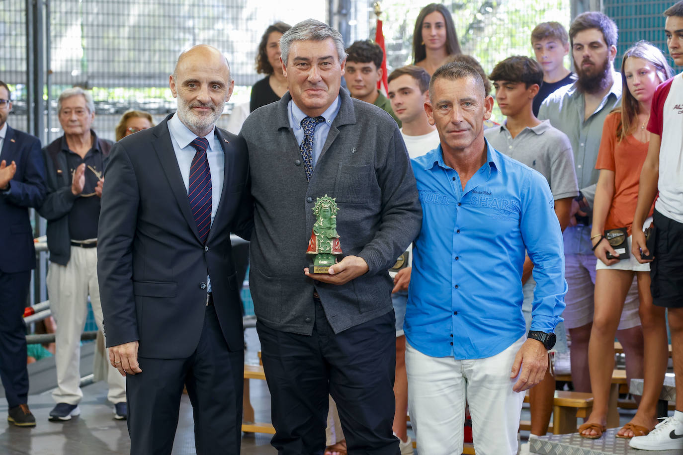 Fiesta y homenajes en el Grupo Covadonga