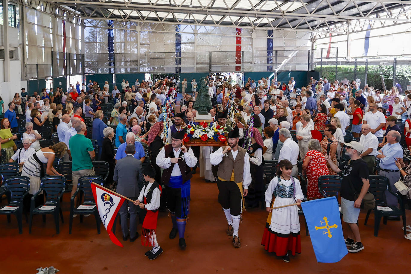 Fiesta y homenajes en el Grupo Covadonga