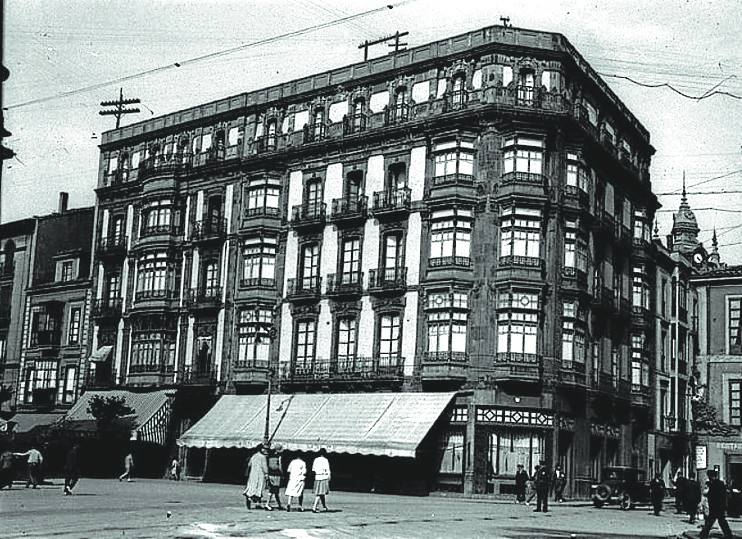 El Hotel Malet, fotografiado por Constantino Suárez en 1926.