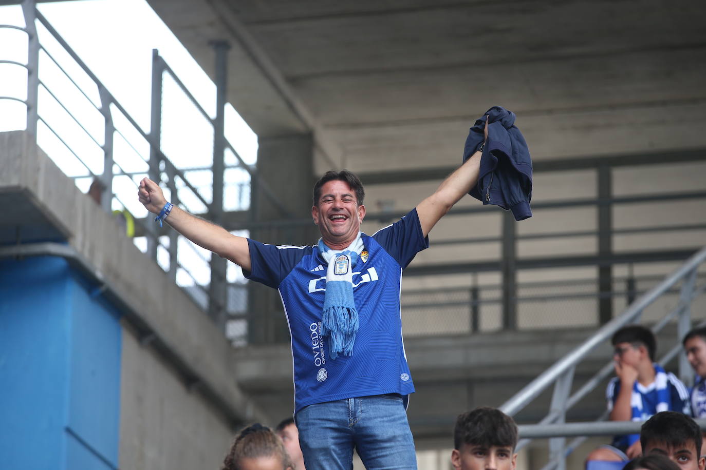 ¿Estuviste viendo el Oviedo - Sporting en el Tartiere? ¡Búscate en las fotos!