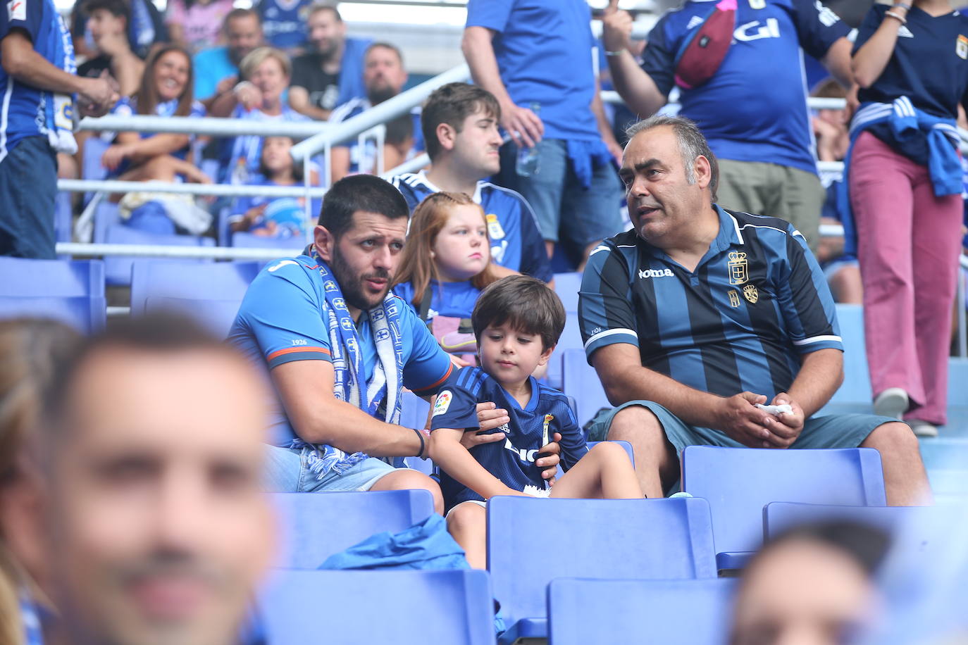 ¿Estuviste viendo el Oviedo - Sporting en el Tartiere? ¡Búscate en las fotos!