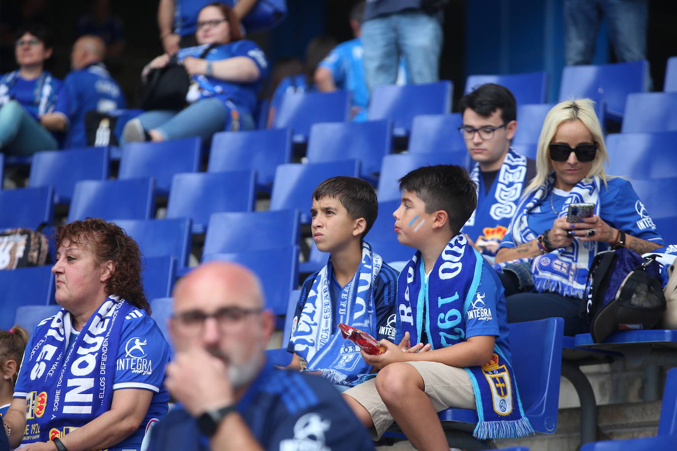 ¿Estuviste viendo el Oviedo - Sporting en el Tartiere? ¡Búscate en las fotos!