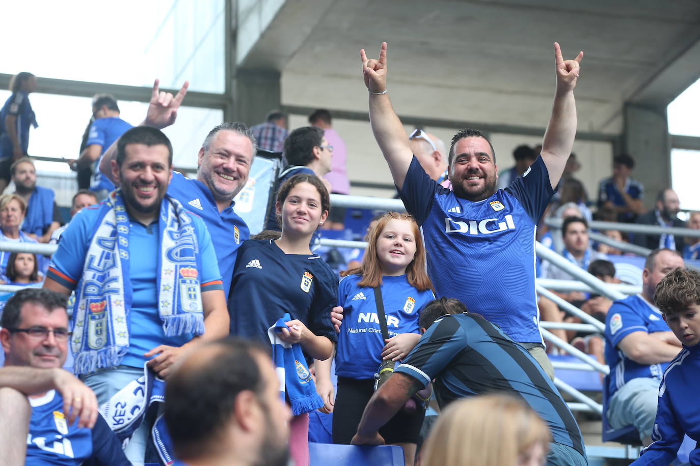 ¿Estuviste viendo el Oviedo - Sporting en el Tartiere? ¡Búscate en las fotos!