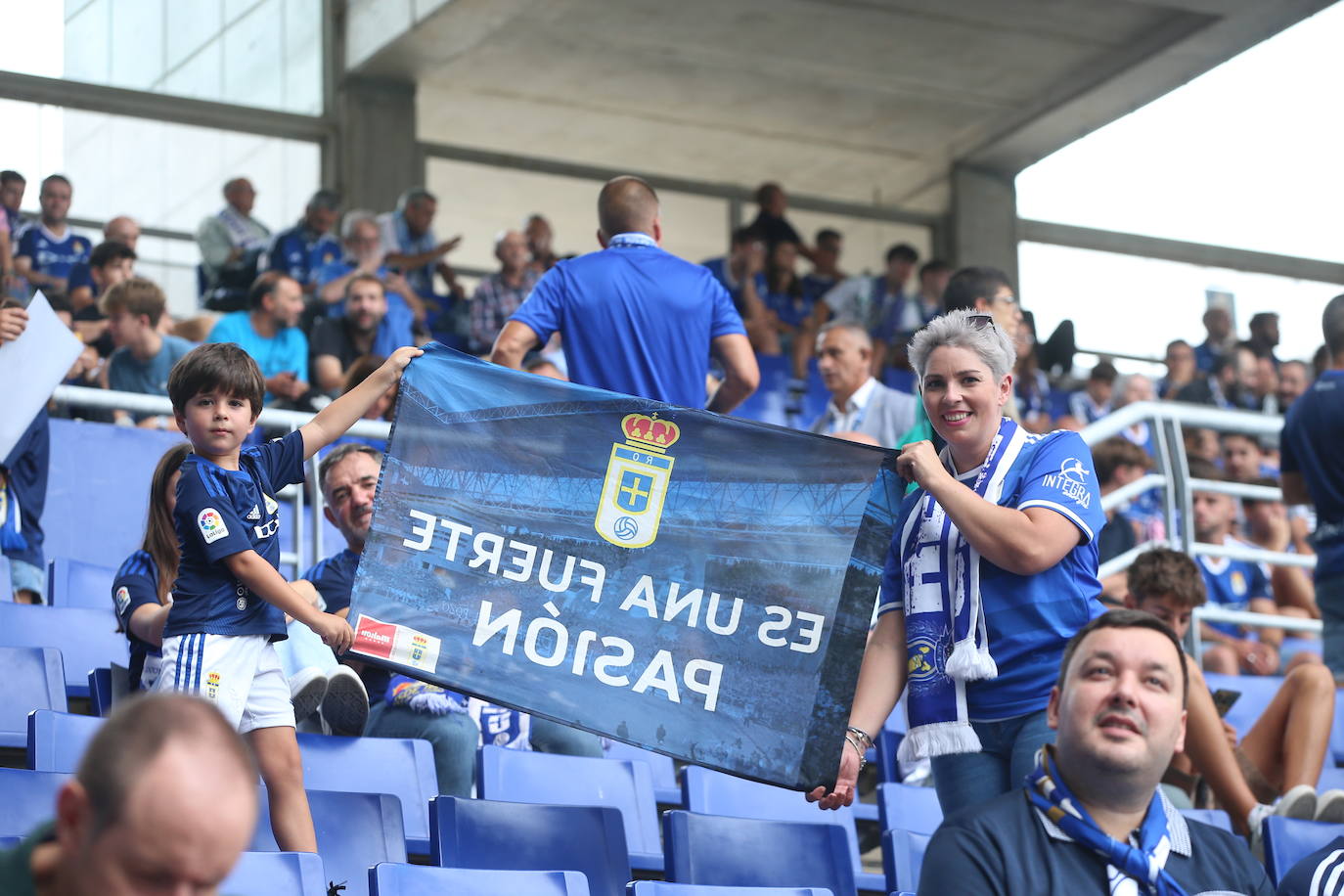 ¿Estuviste viendo el Oviedo - Sporting en el Tartiere? ¡Búscate en las fotos!
