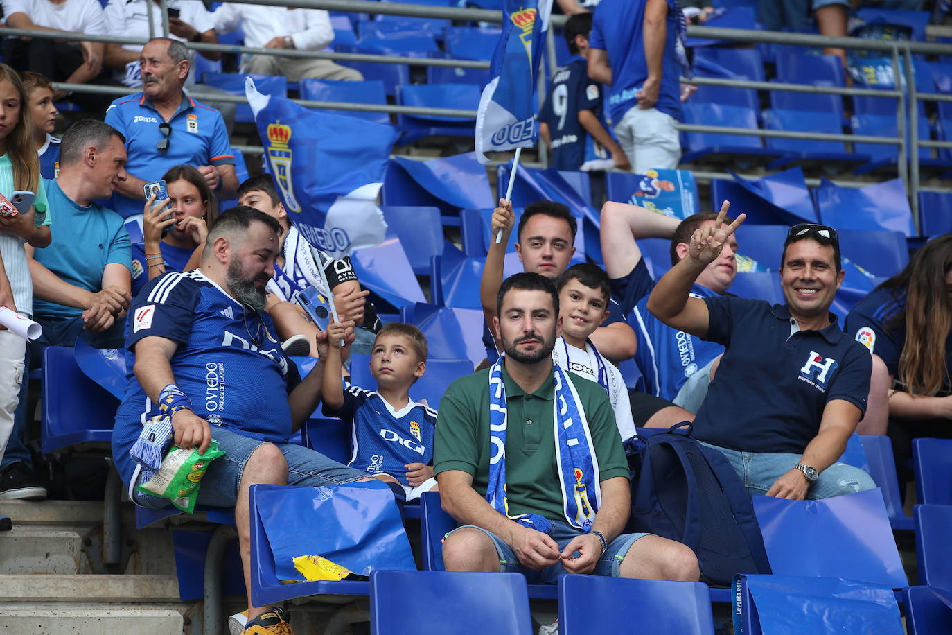 ¿Estuviste viendo el Oviedo - Sporting en el Tartiere? ¡Búscate en las fotos!