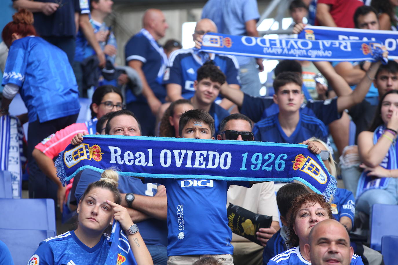 ¿Estuviste viendo el Oviedo - Sporting en el Tartiere? ¡Búscate en las fotos!