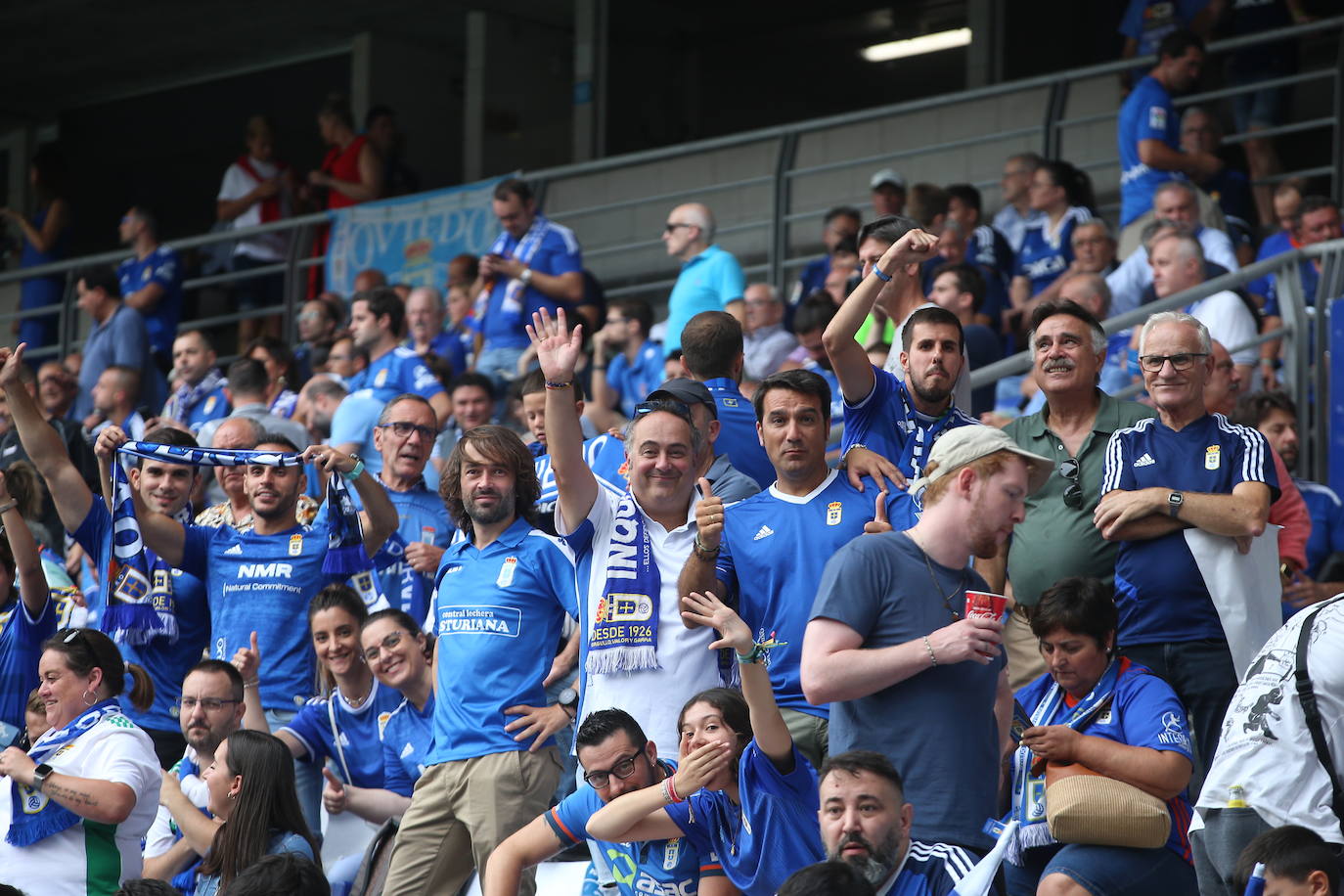 ¿Estuviste viendo el Oviedo - Sporting en el Tartiere? ¡Búscate en las fotos!