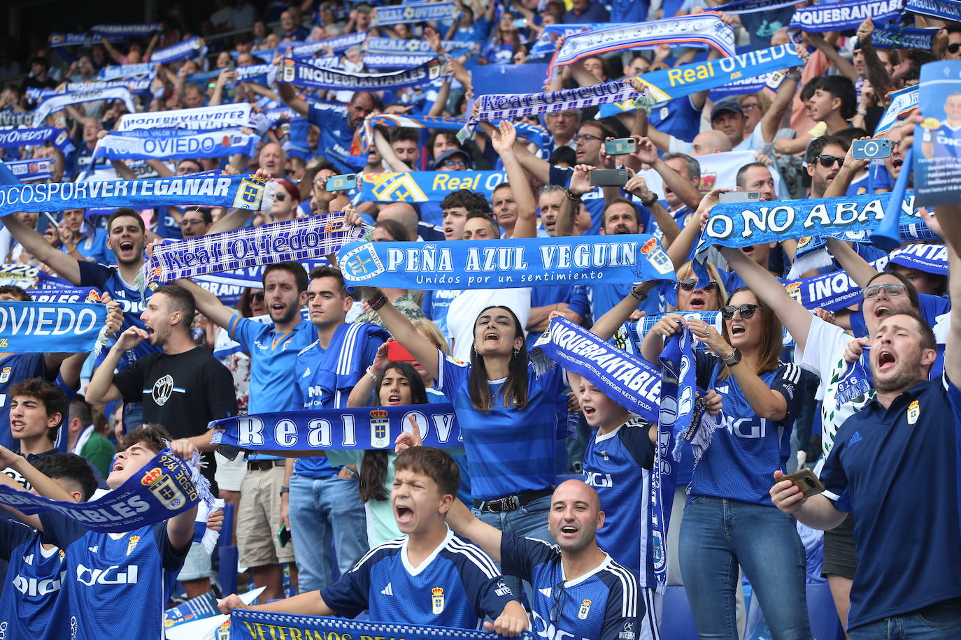 ¿Estuviste viendo el Oviedo - Sporting en el Tartiere? ¡Búscate en las fotos!