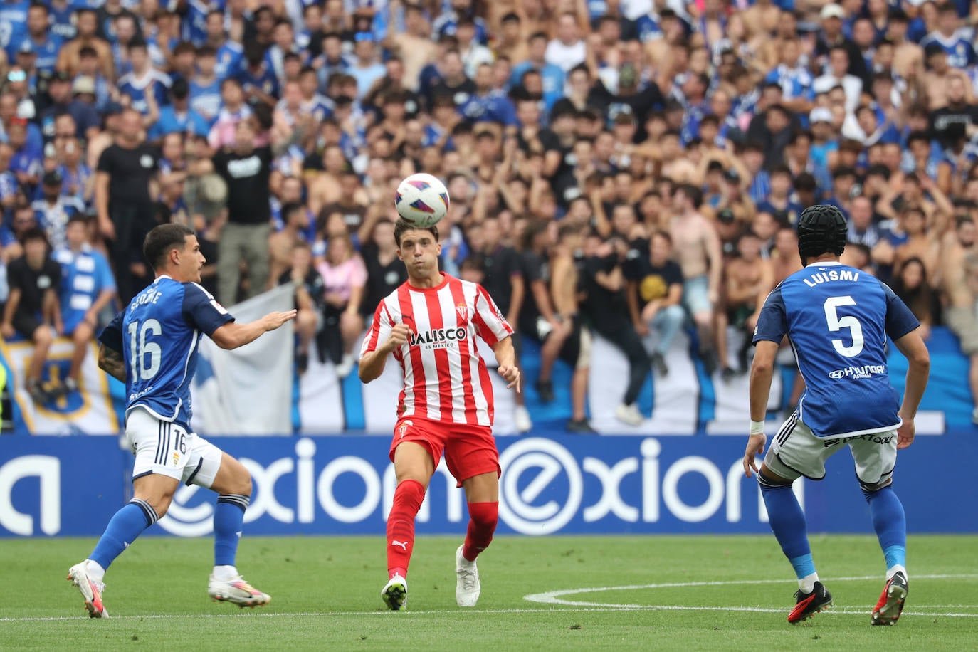 El partido entre el Oviedo y el Sporting, en imágenes