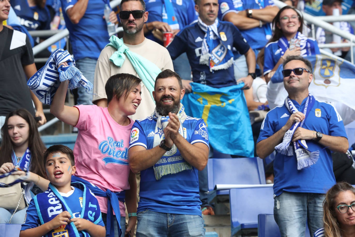 ¿Estuviste viendo el Oviedo - Sporting en el Tartiere? ¡Búscate en las fotos!
